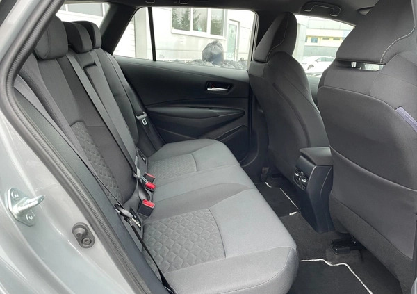 Toyota Corolla cena 86900 przebieg: 113897, rok produkcji 2019 z Skoki małe 379